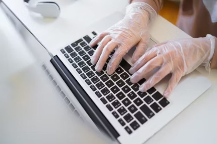 How to Keep Hands Warm While Typing